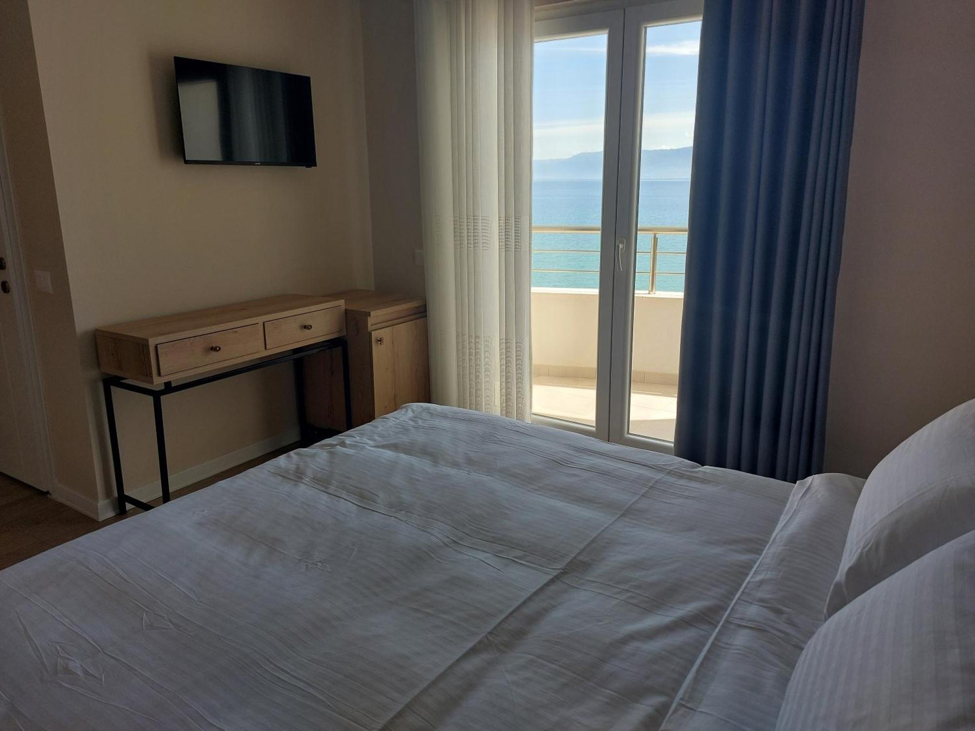 Hotel Demoli Pogradec Exteriér fotografie