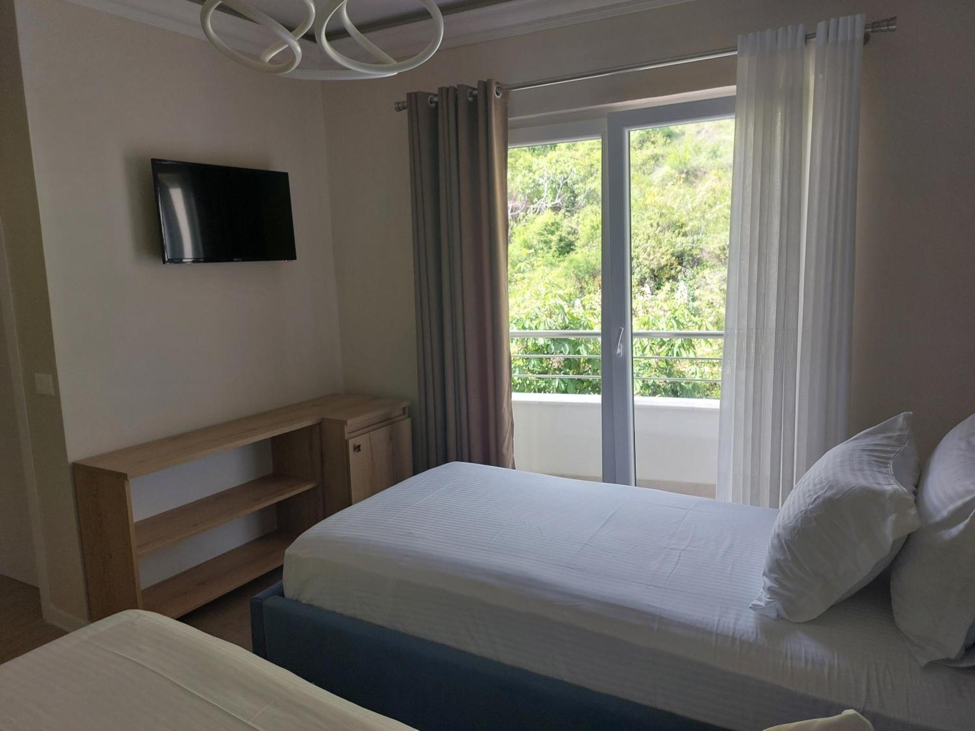 Hotel Demoli Pogradec Exteriér fotografie